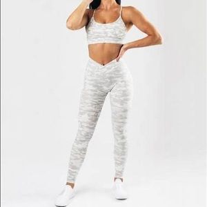 Alphalete Surface Path Silver Camo Leggings